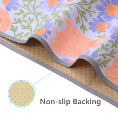 WOMUMON Waterproof surface mat makes mess cleanup quick.