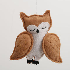 Woodland Animals Baby Mobile owl-figures promote calm during bedtime.