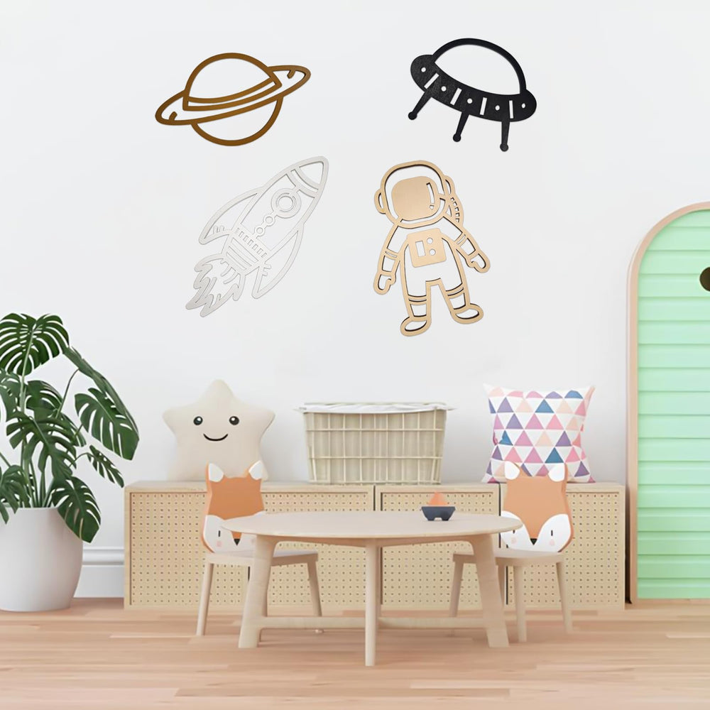 Woodounai Space Quartet packaging-included image shows organized, ready-to-hang wall decor