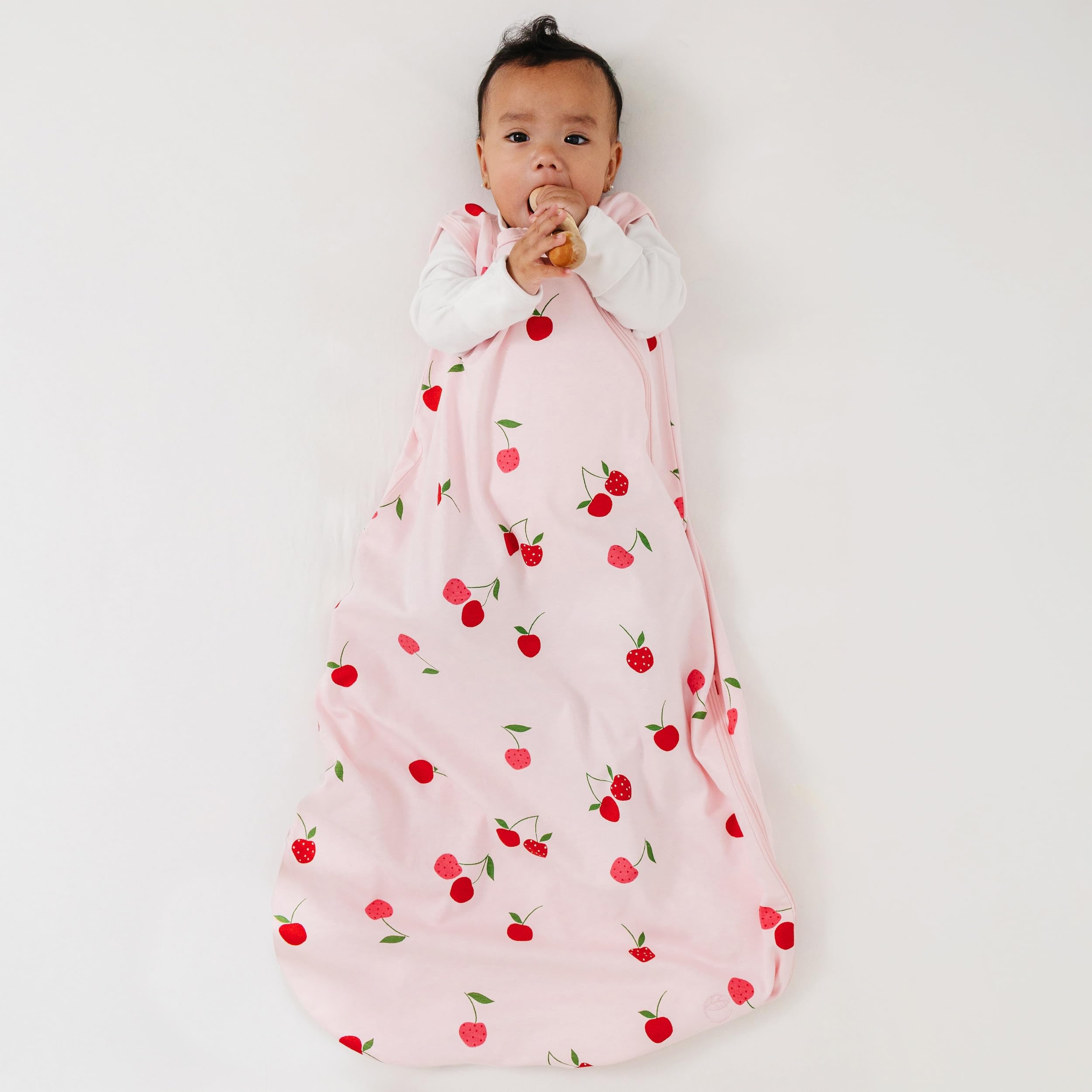 Woolino Ecolino Sleep Sack 2-way zipper detail enables quick diaper changes.