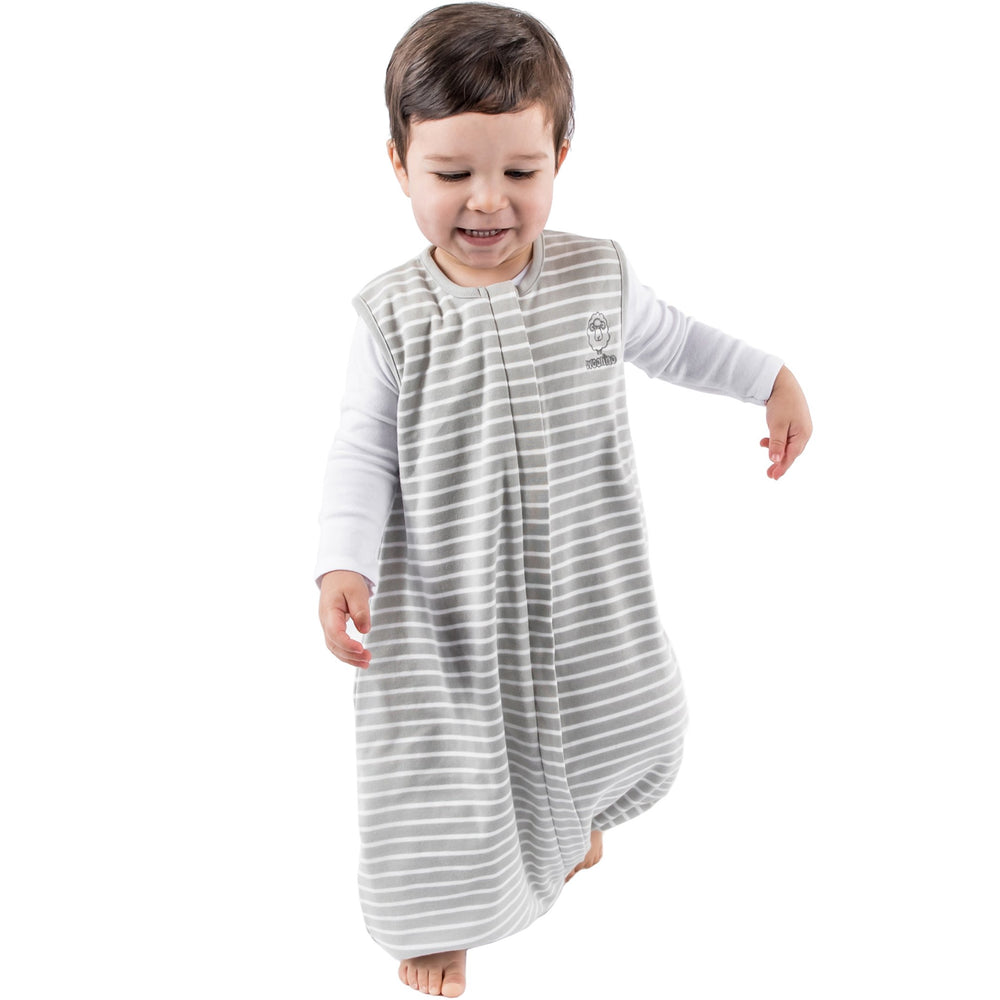 Woolino four-season sleep bag birch gray fabric close-up shows plush merino wool lining for gentle warmth.
