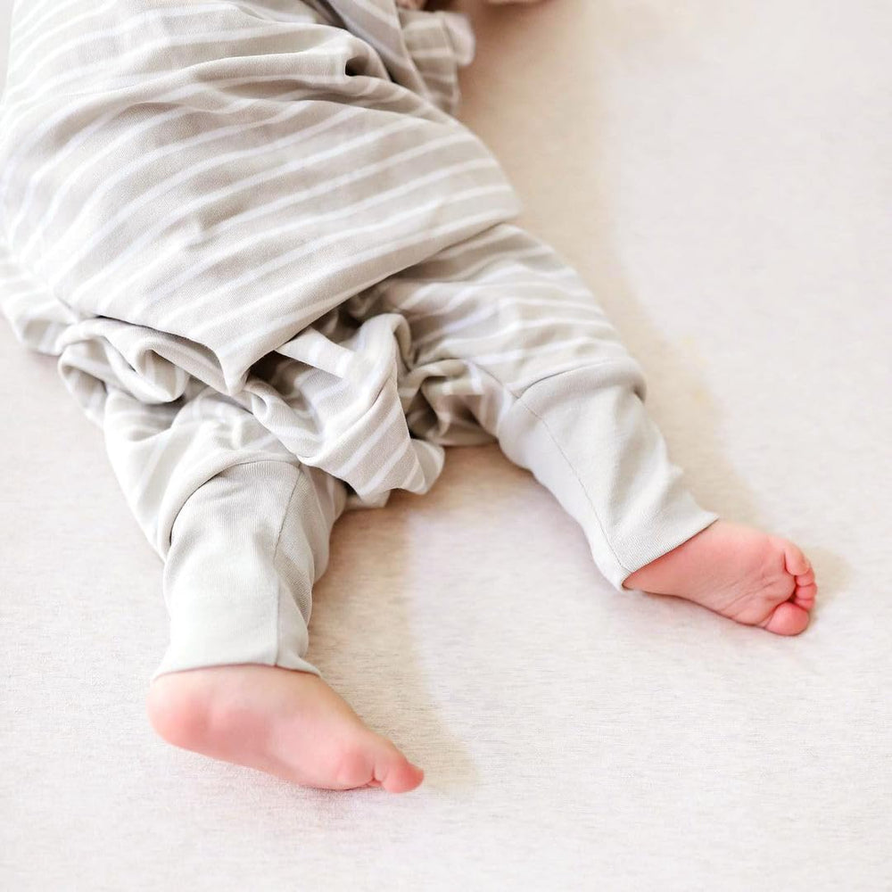 Woolino four-season sleep bag birch gray packaging with six-month warranty and US support.