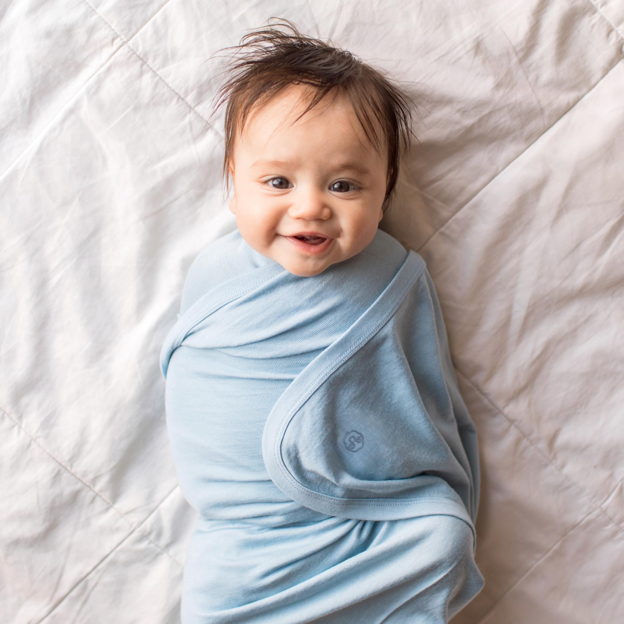 Woolino merino wool closeup shows breathable fibers for baby comfort