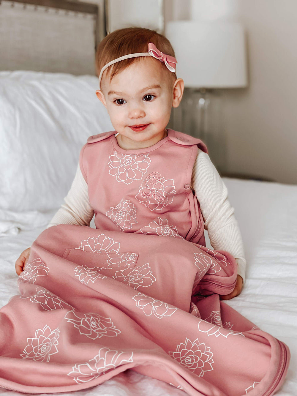Woolino organic cotton outer closeup highlights breathable outer layer.