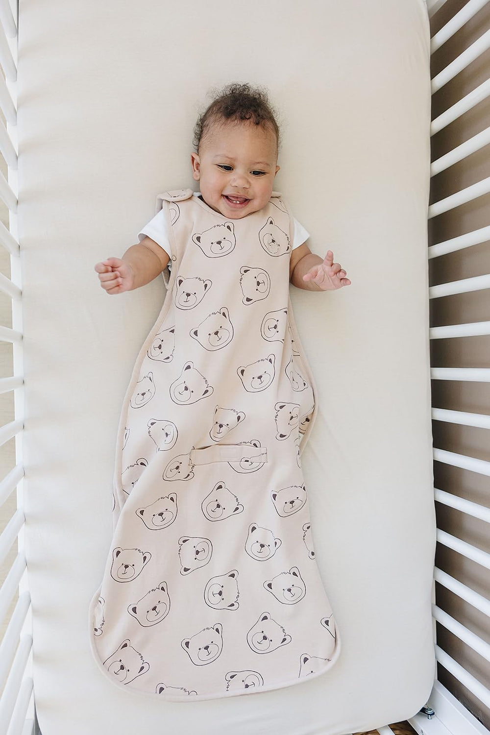 Woolino seatbelt-slot closure makes stroller transfers simple and safe.