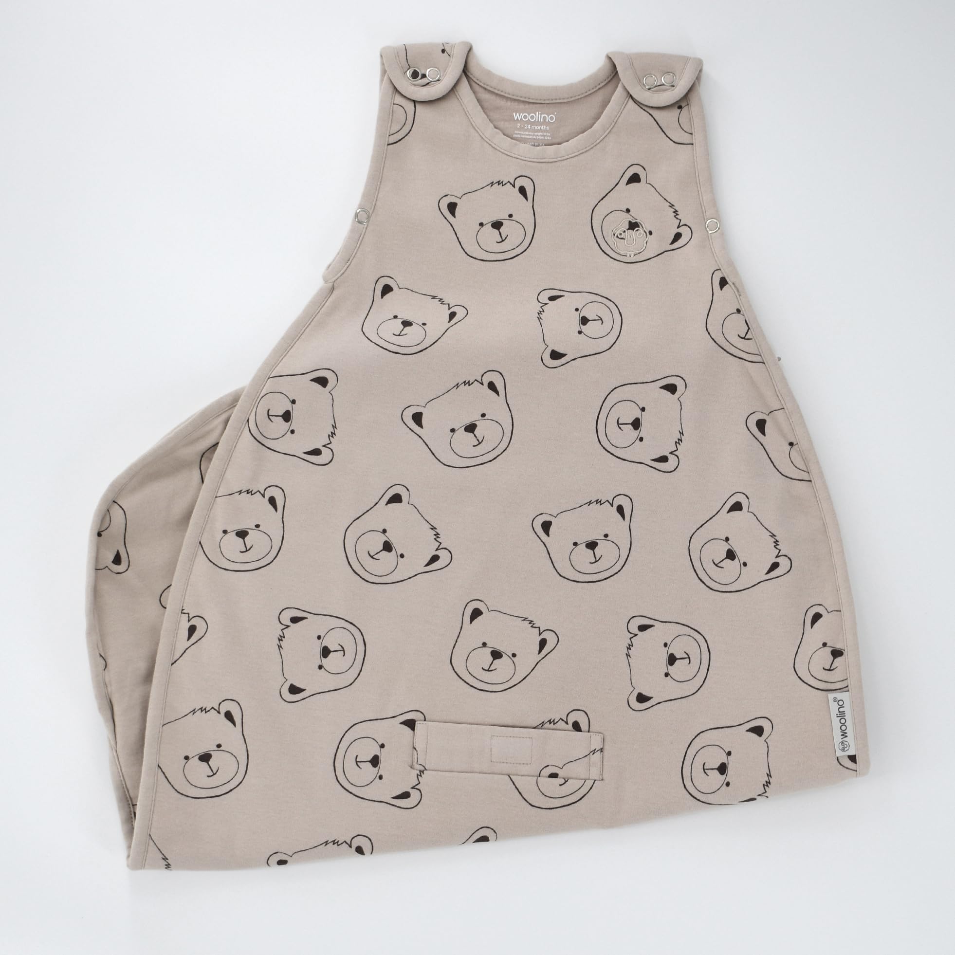Woolino two-way zipper sleep sack enables easy midnight changes.