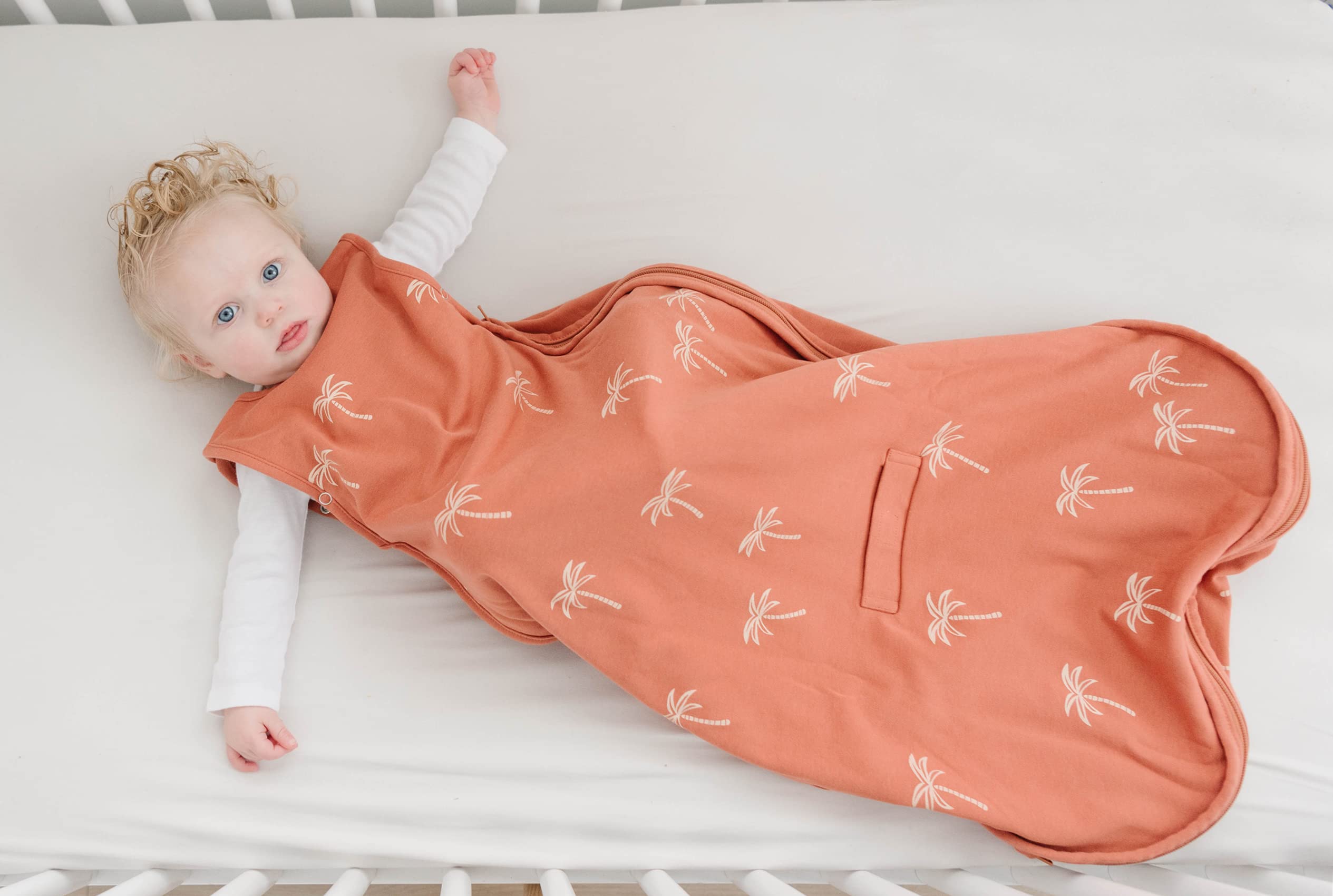 Woolino under-arm snaps show growth with baby during use.