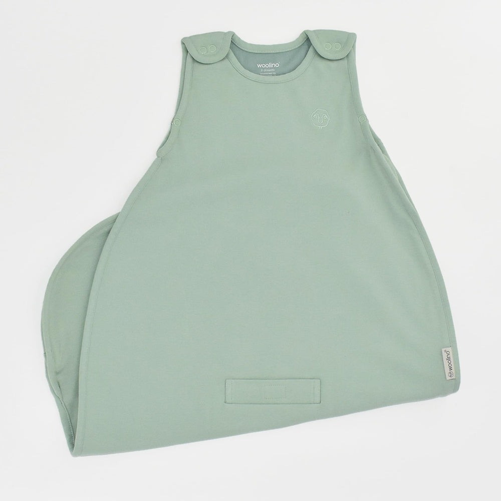 Woolino universal size demonstrates 2 months to 2 years fit.