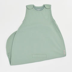 Woolino universal size demonstrates 2 months to 2 years fit.