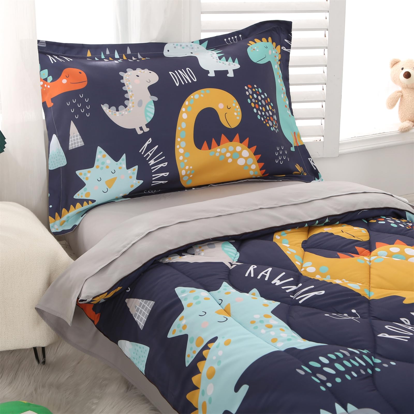 Wowelife dinosaur bedding scene promotes cozy bedtime ritual