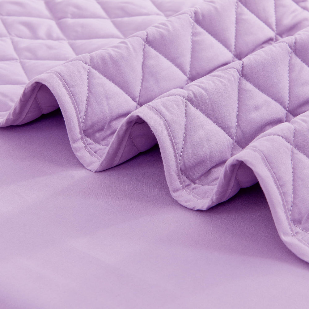 Wowelife fabric close-up microfiber reveals soft touch and durable everyday use.