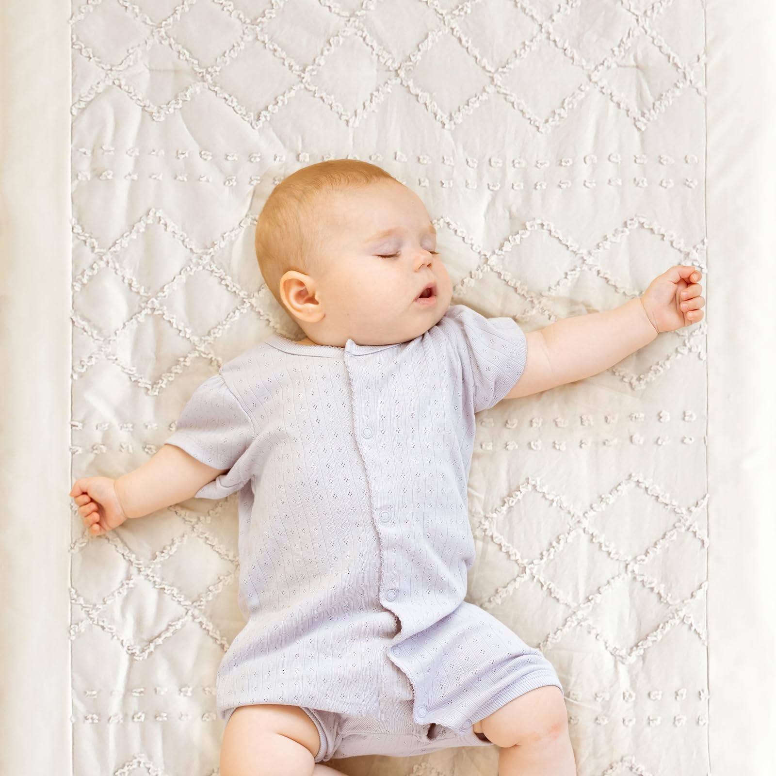 Wowelife mini crib setup looks neat and ready to use