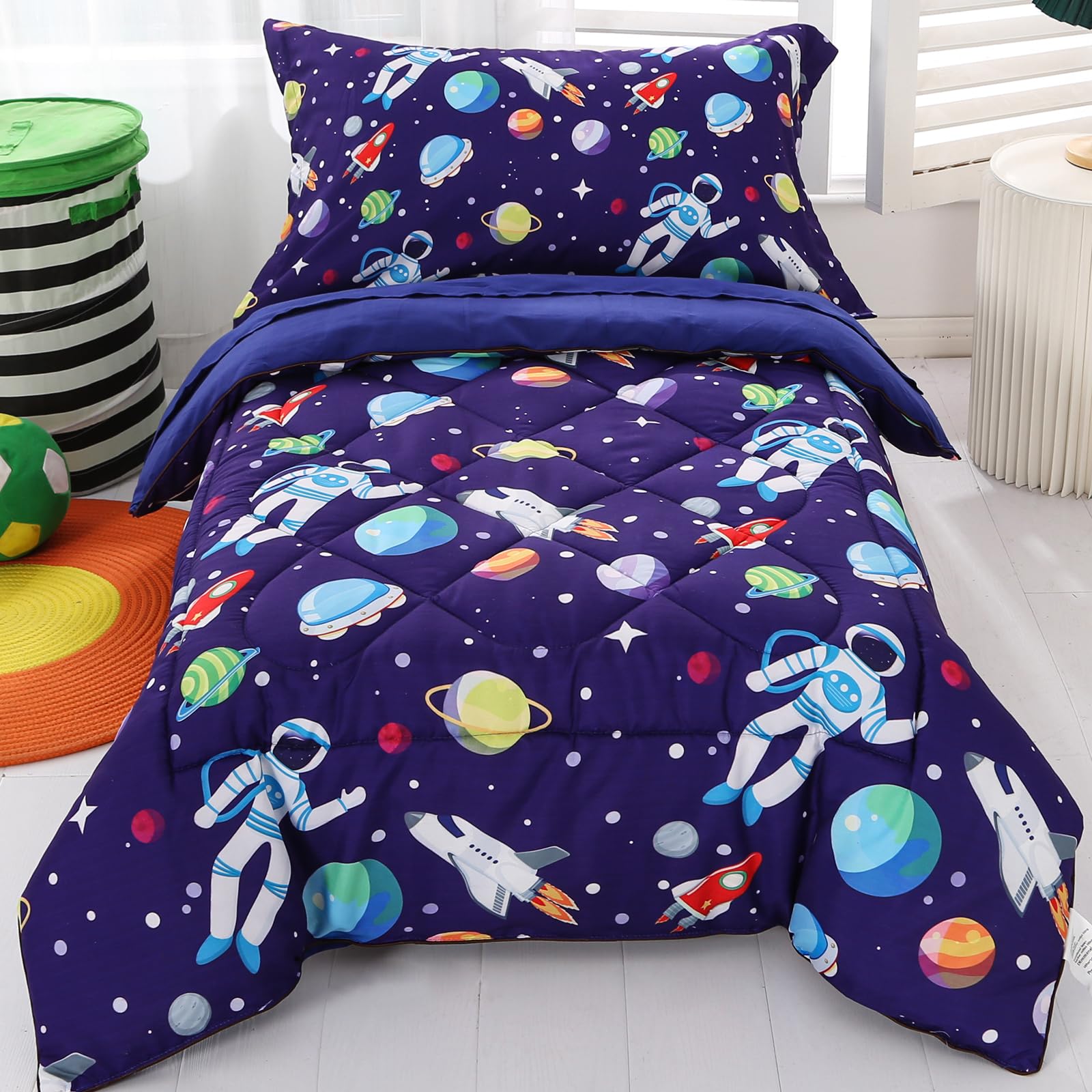 Wowelife Space Toddler Bedding Astronaut design for imaginative bedtime.