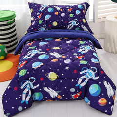 Wowelife Space Toddler Bedding Astronaut design for imaginative bedtime.
