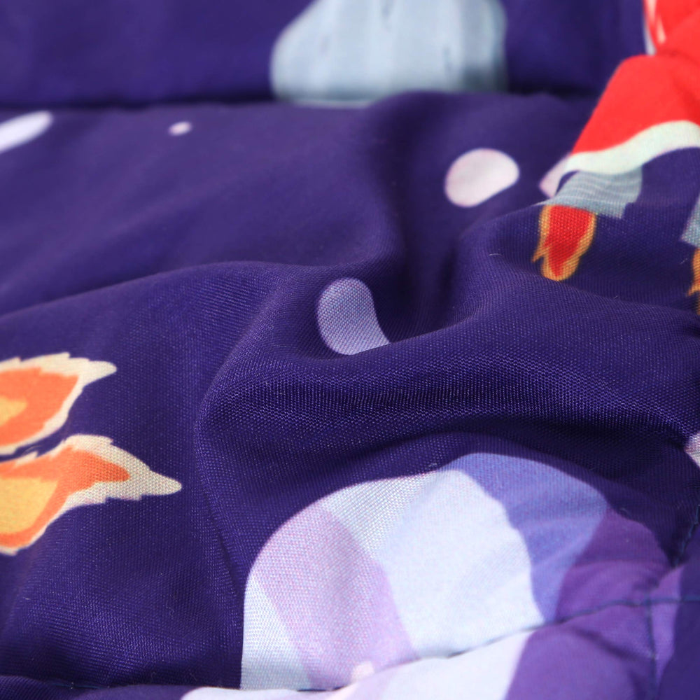 Wowelife comforter close-up shows ultra-soft fabric for tender nights.
