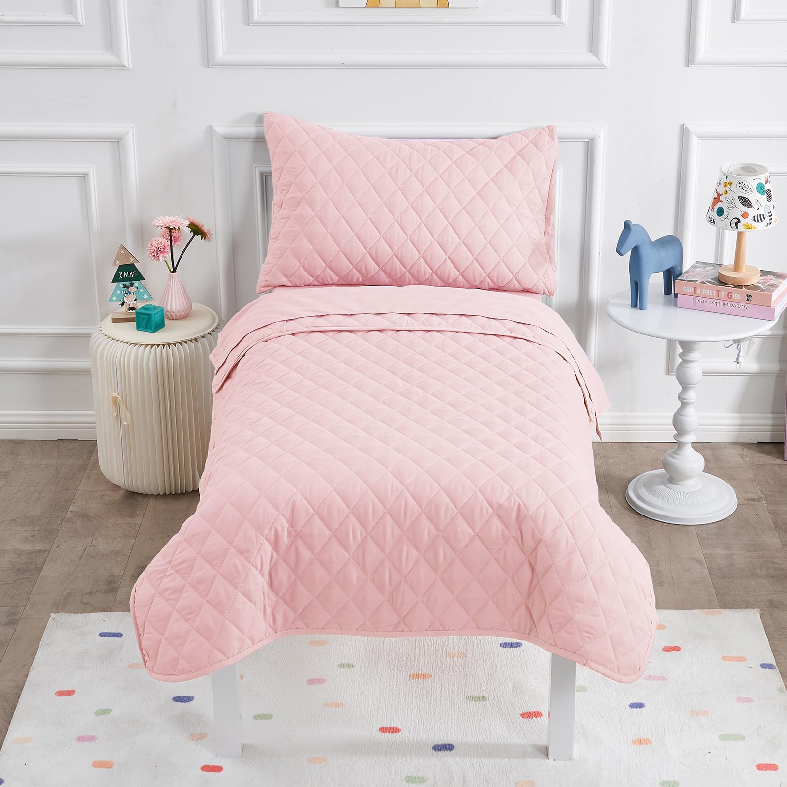 Wowelife toddler bed setup cozy nap scene demonstrates breathable microfiber comfort.
