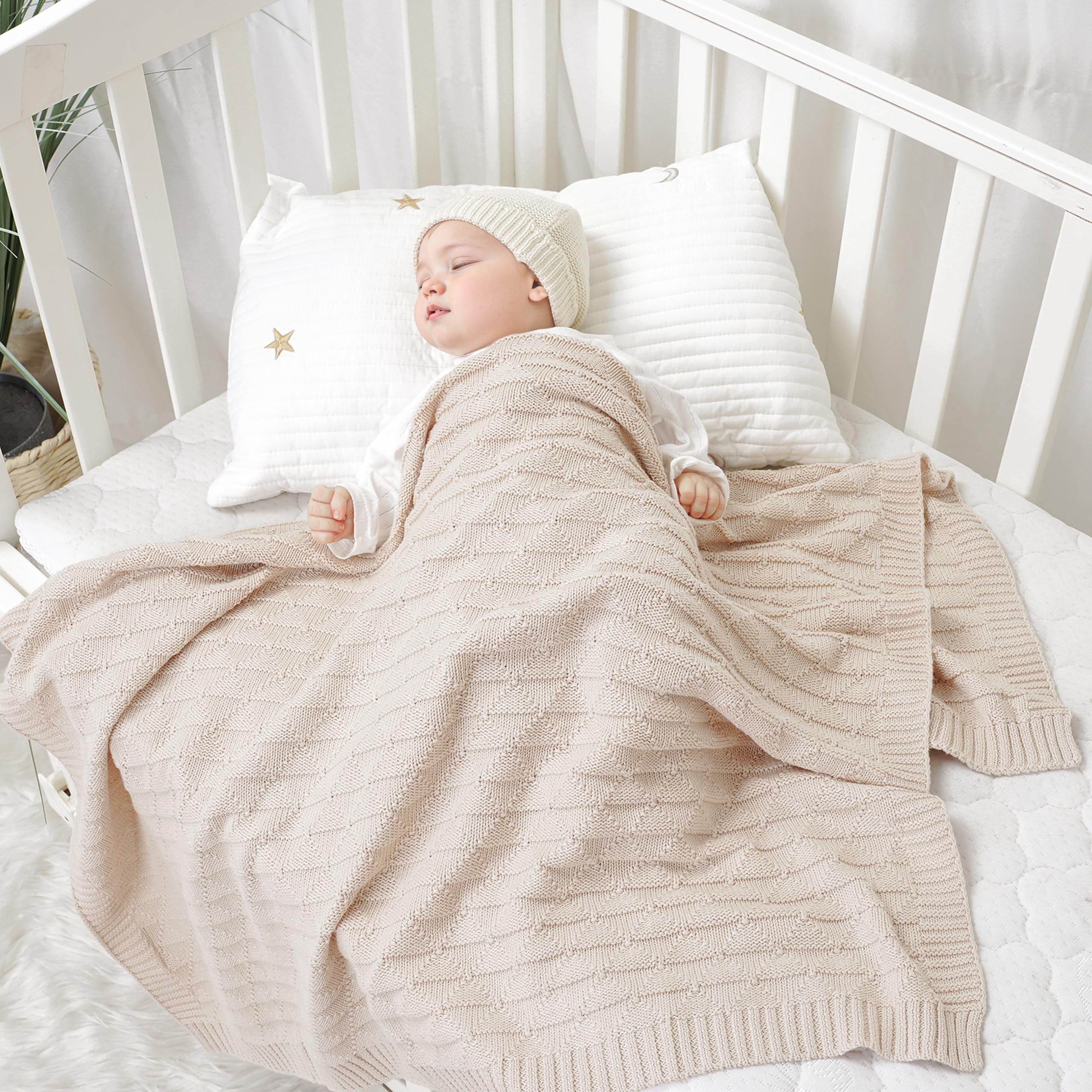 Wugugu-baby-blanket-beige-color neutral nursery styling for versatile daily use.