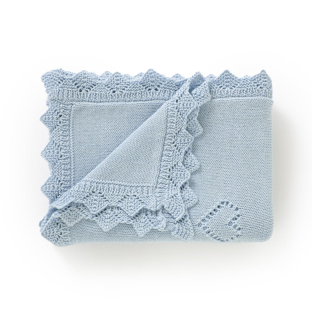 Wugugu easy-care machine-washable blanket saves laundry time.