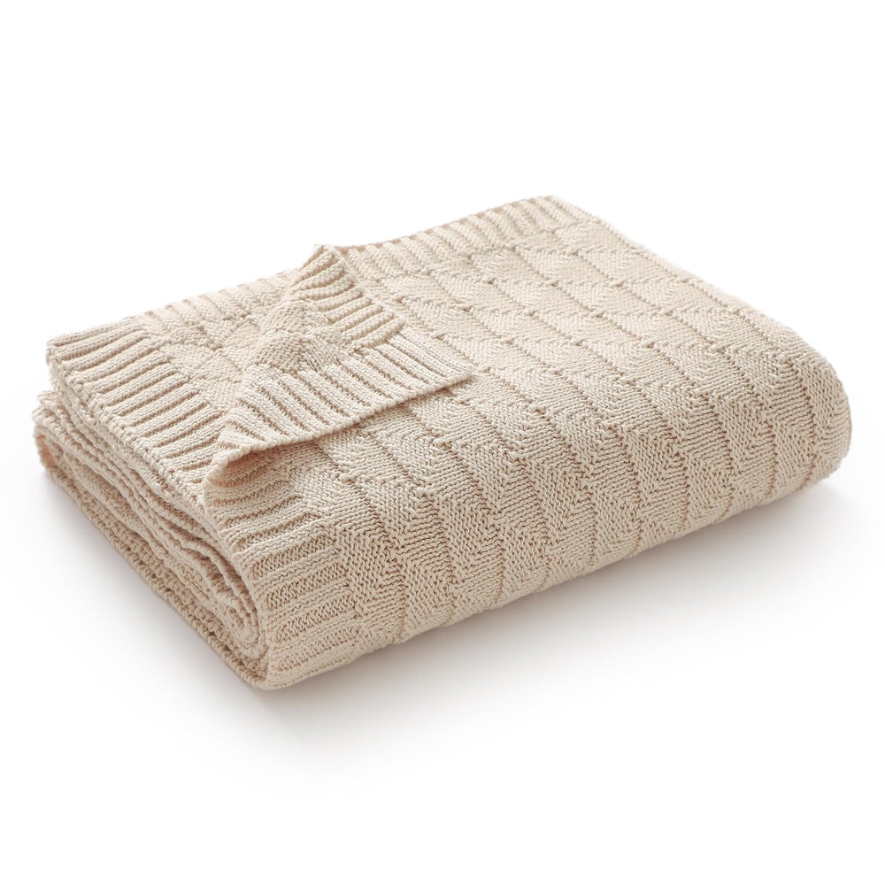 Wugugu-baby-blanket-easy-care-machine-wash simplifies cleaning for busy families.