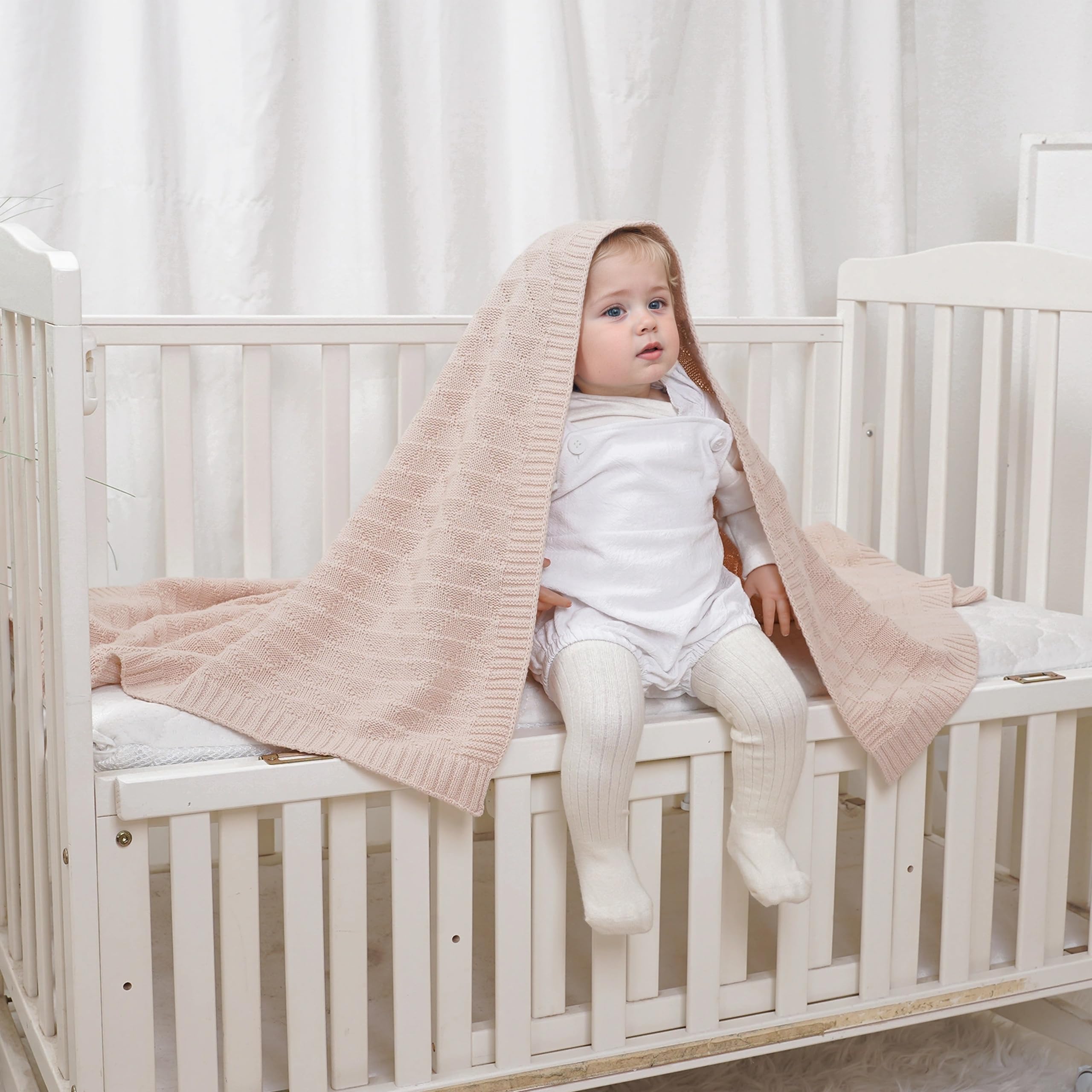 Wugugu-baby-blanket-soft-organic-cotton offers gentle, breathable comfort for sensitive skin.