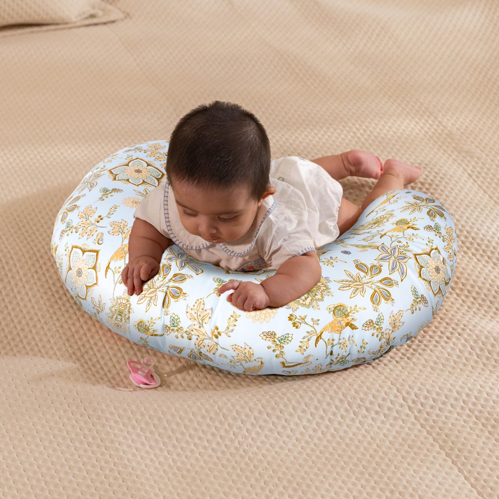 x-vesolje Baby Nursing Pillow angle supports tummy time and sitting