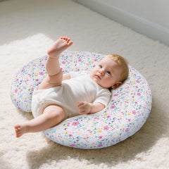 x-vesolje Blooming Daisy nursing pillow baby propped position demonstrates stable feeding support