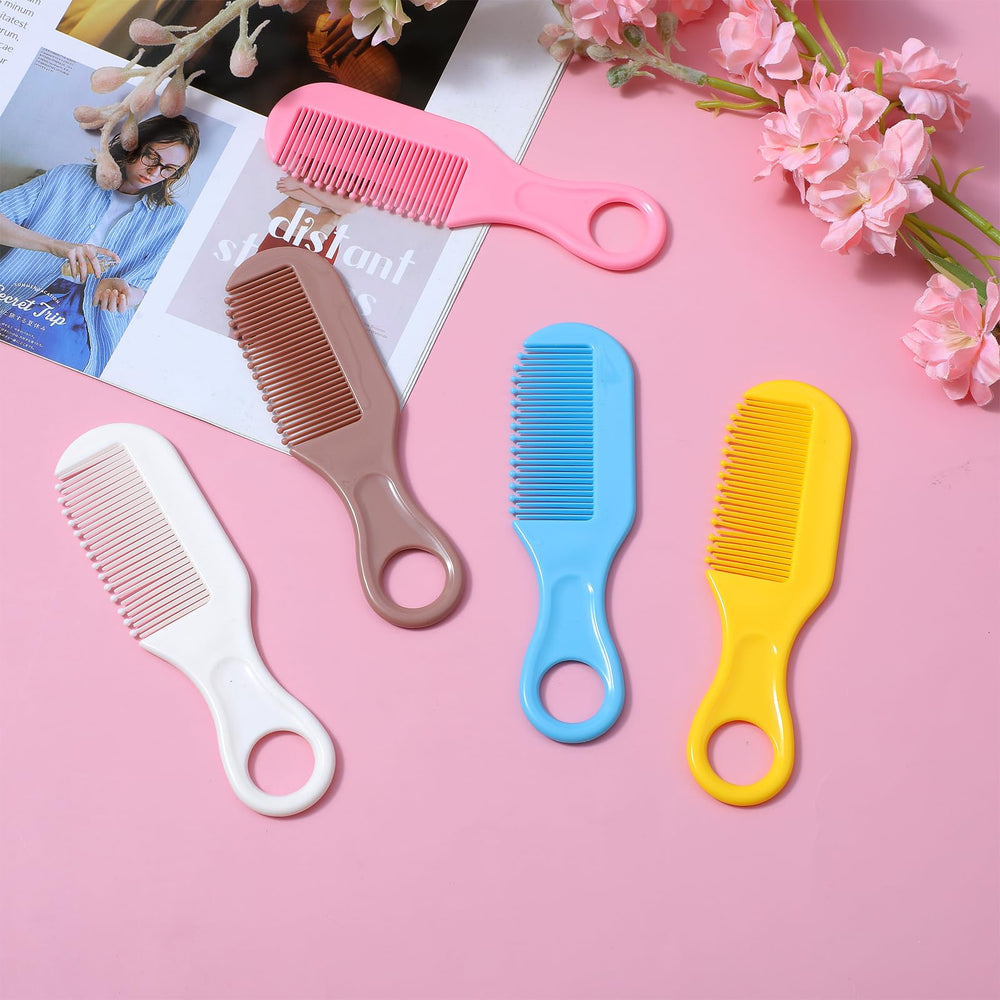 Xinjoduz white comb with rounded tips for newborn-friendly care.