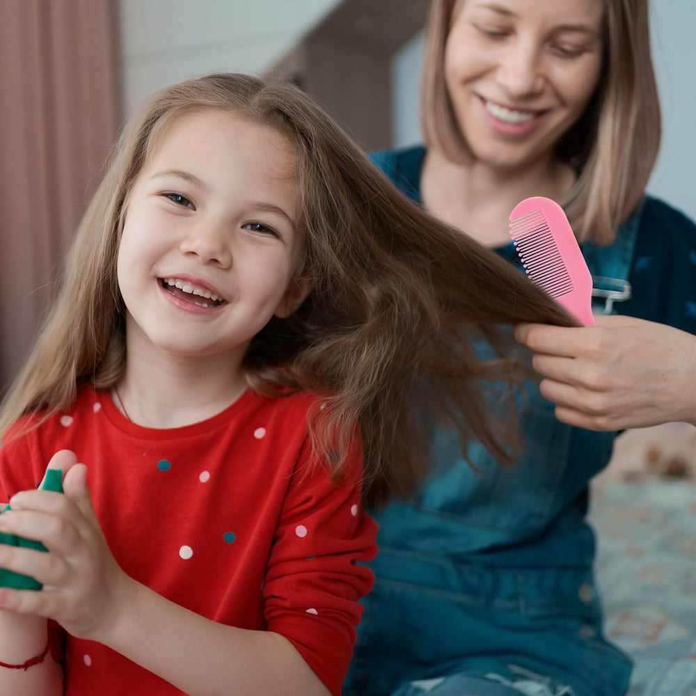 Xinjoduz comb set shown in use for calm, efficient baby grooming.