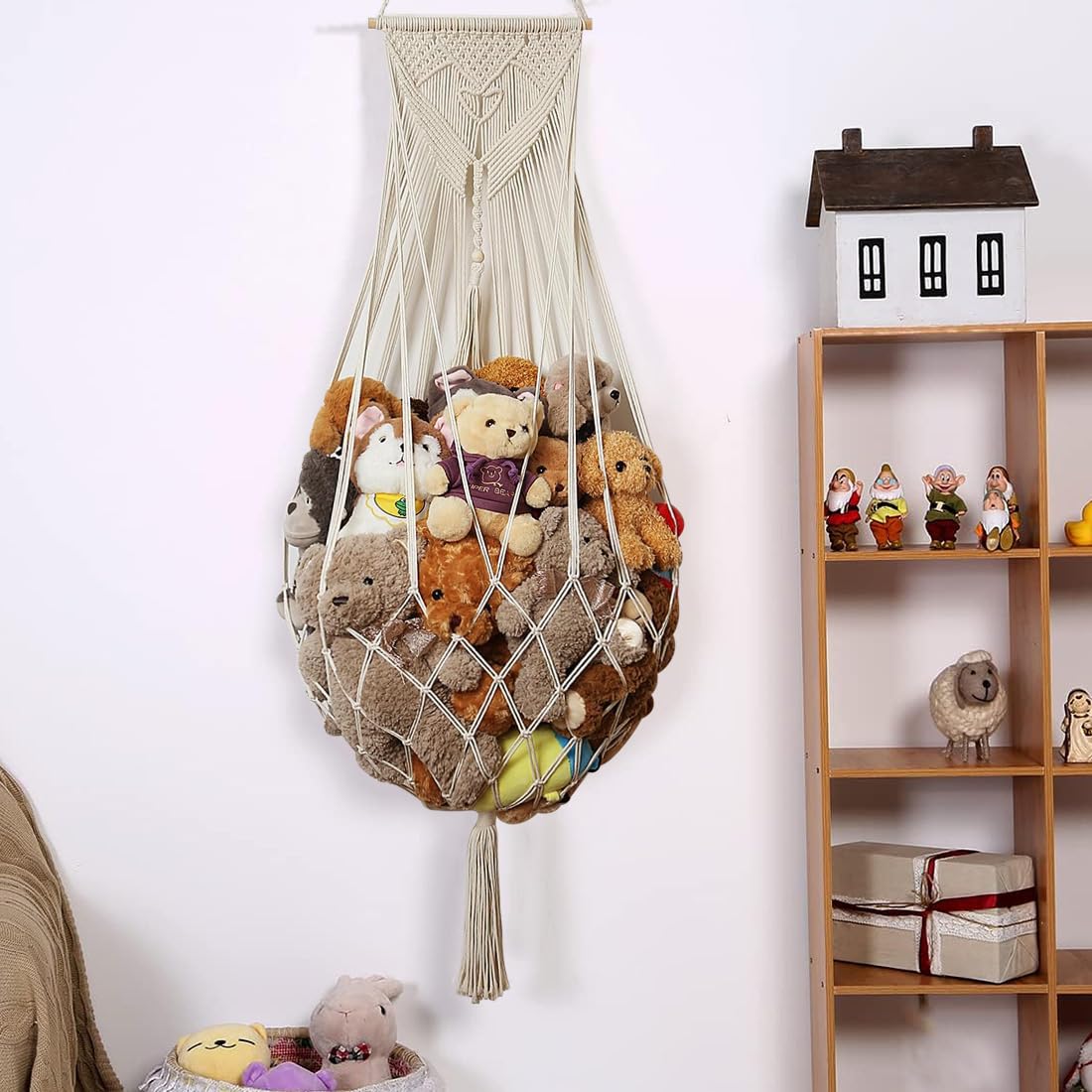 XIZAO white plushie net fits 40cm x 137cm size and shows in-bedroom use