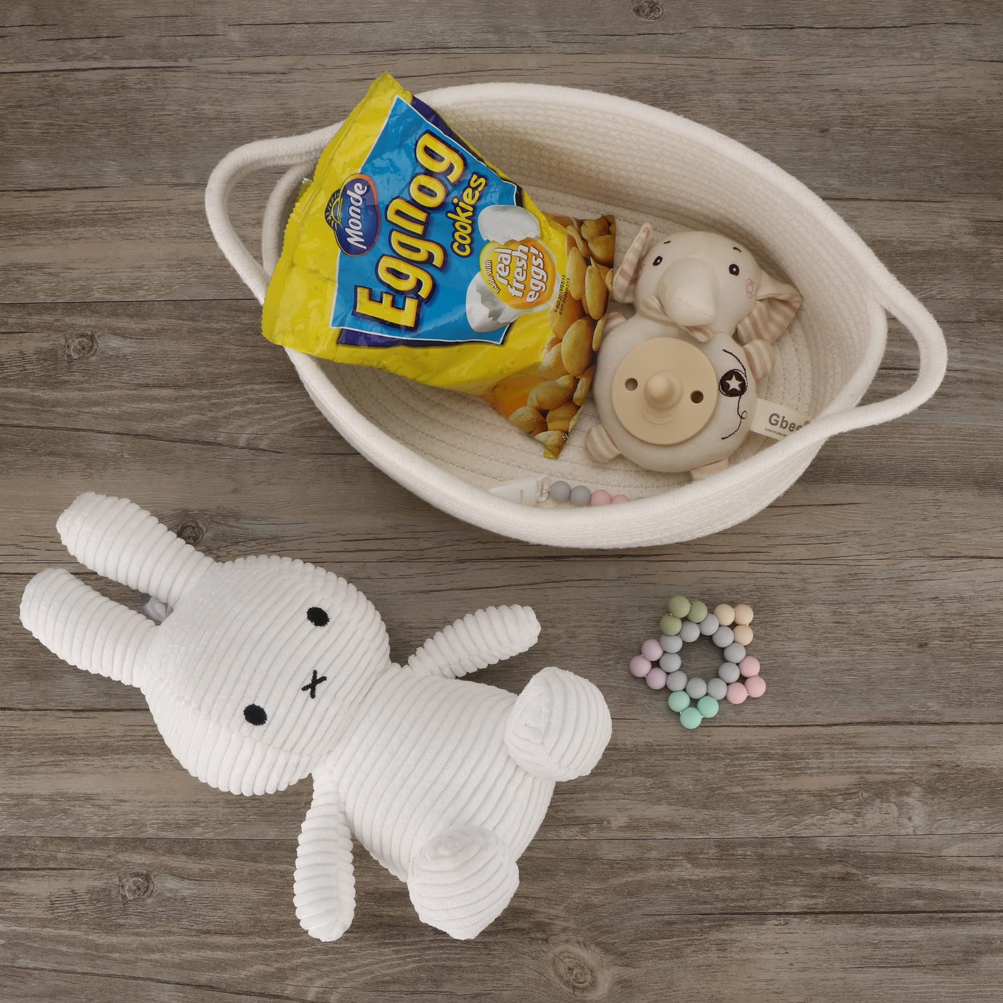 XUANGUO mini decorative basket ideal on shelves or end tables.