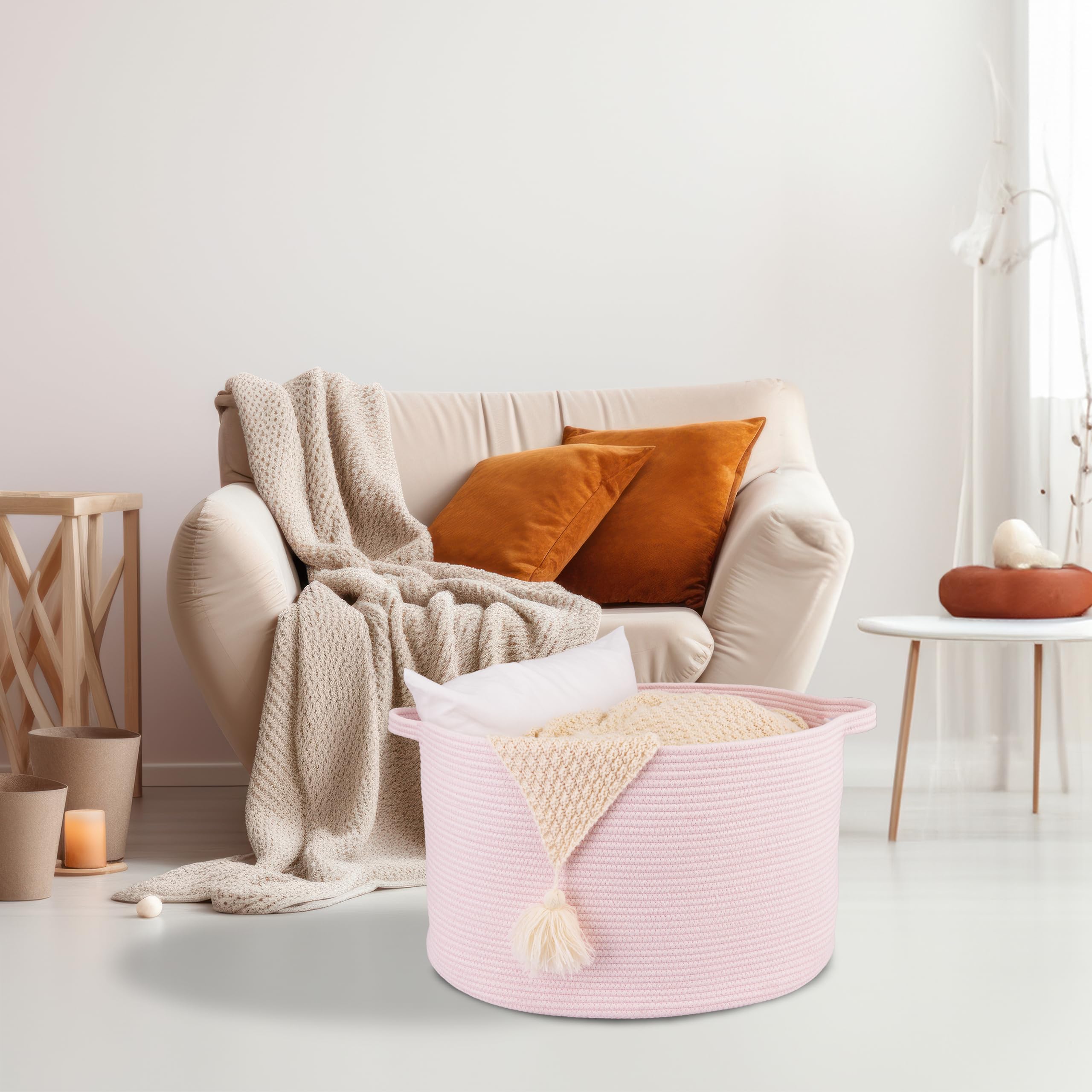 XUANGUO nursery rope basket in pink blends with decor