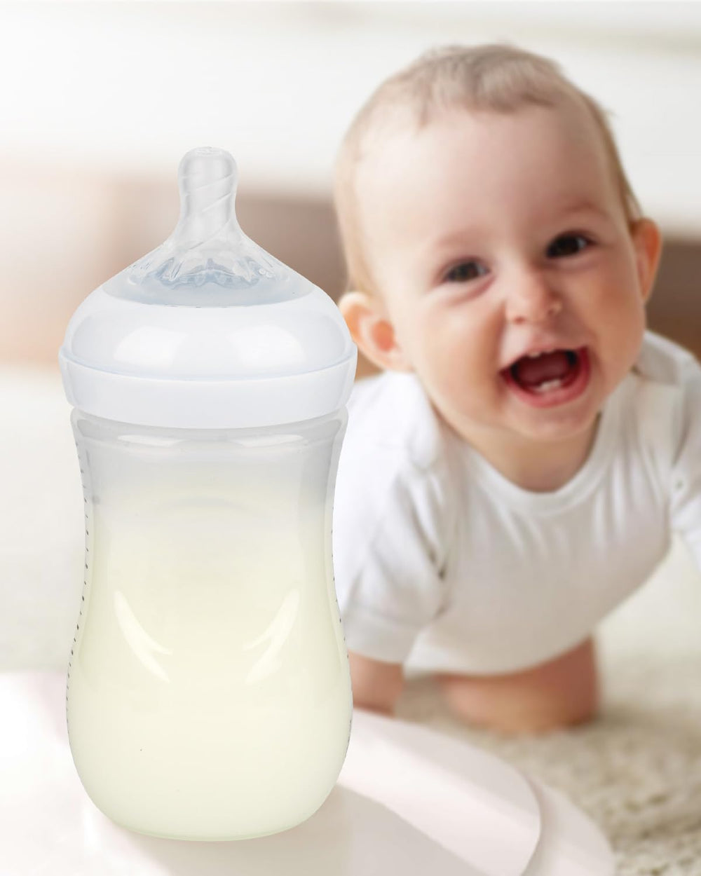 XUNICUTE BPA-free silicone material closeup with safe feeding use.