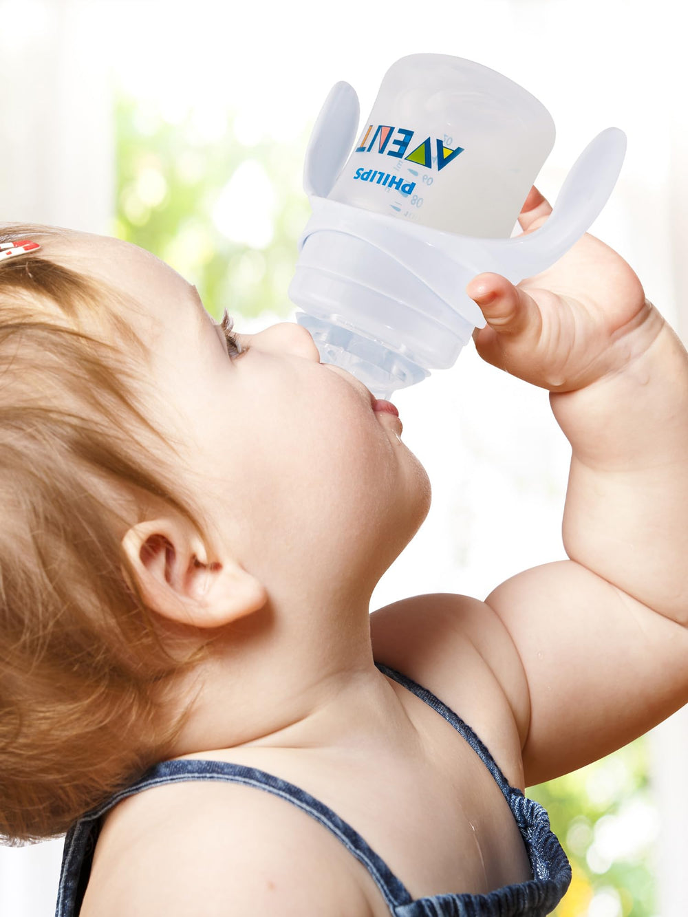 XUNICUTE soft spout texture emphasizes gum-friendly silicone.