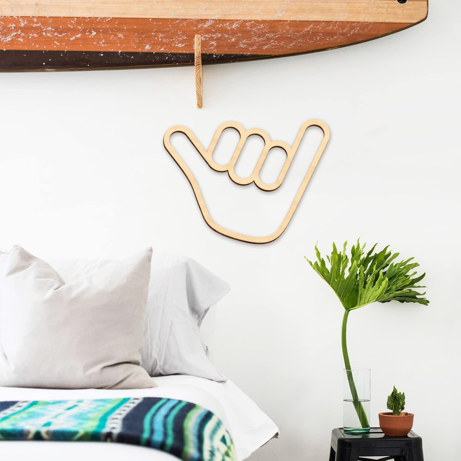 Xylolfsty Shaka hand shape wall art offers minimalist, scratch-free presence.
