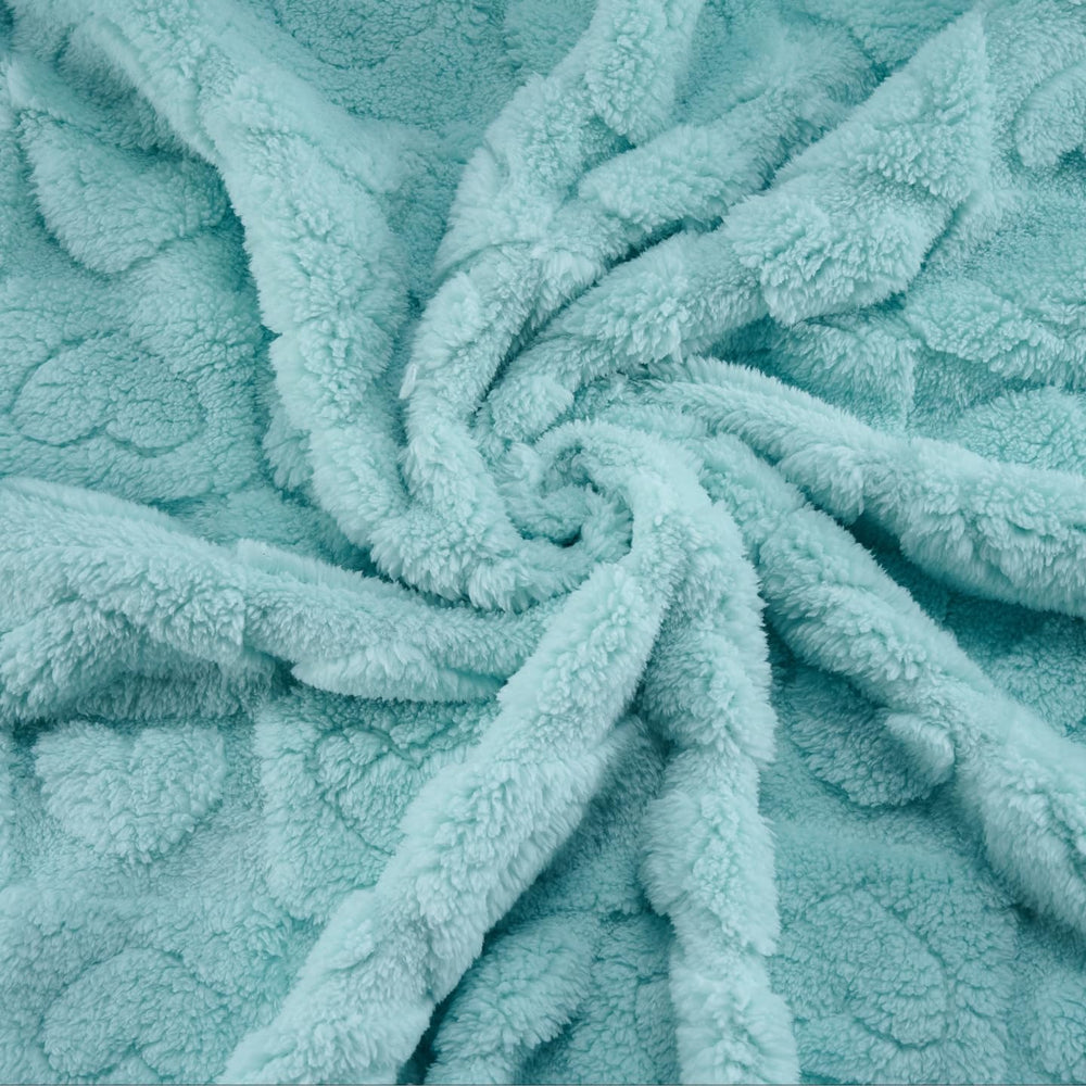 Yagle Mate baby blankets green-checkered lovey promotes soft warmth for stroller rides.