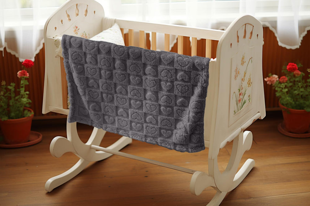 Yagle Mate gift bag packaging holds two blankets for easy baby shower gifting.
