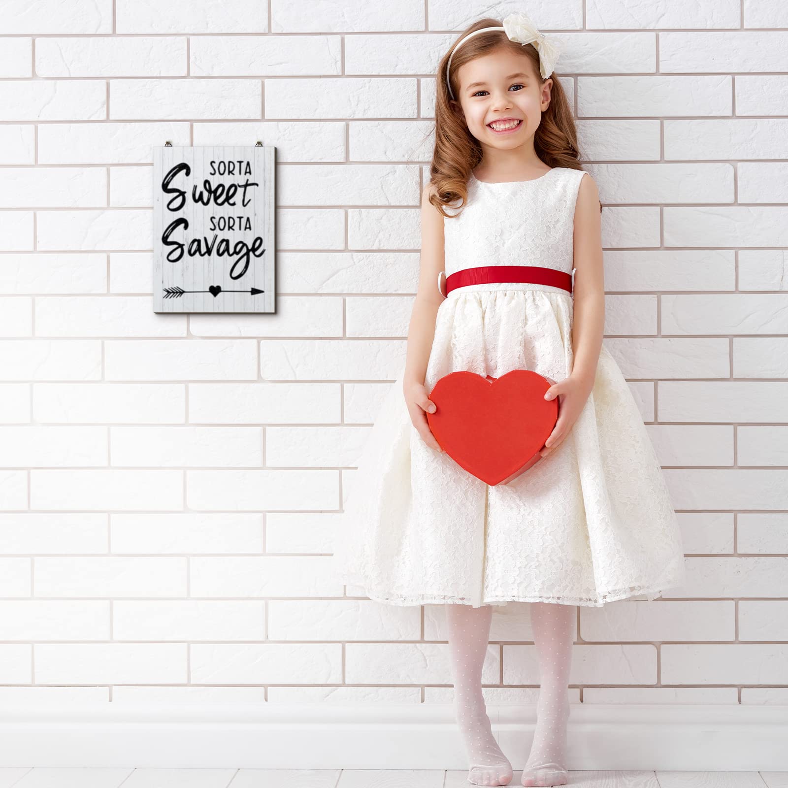 Yalikop minimalist teen gift sign offers thoughtful decor for birthdays.