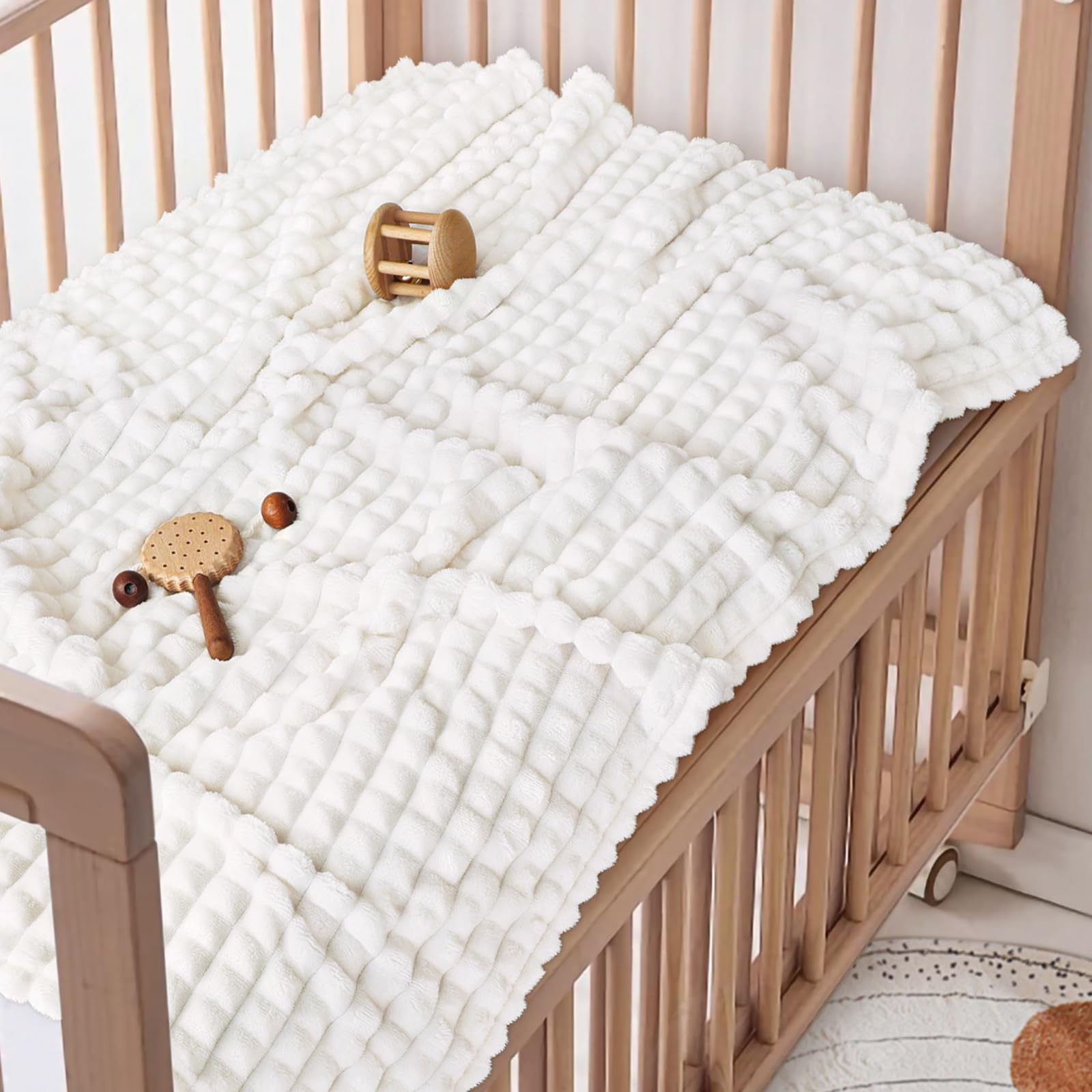 Yameishy baby blanket easy-care design for machine washing and quick drying.