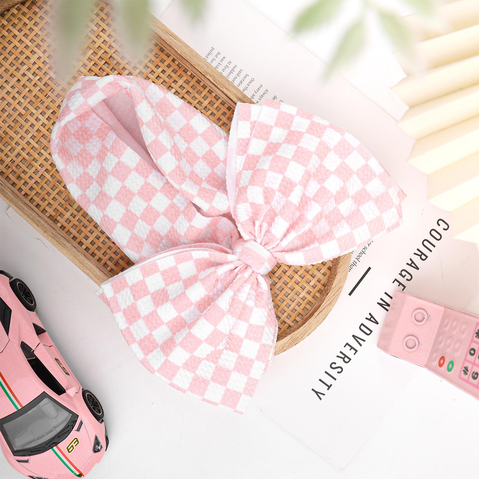 YanJie 7-inch pink checkered bow with outfits for photography-ready looks