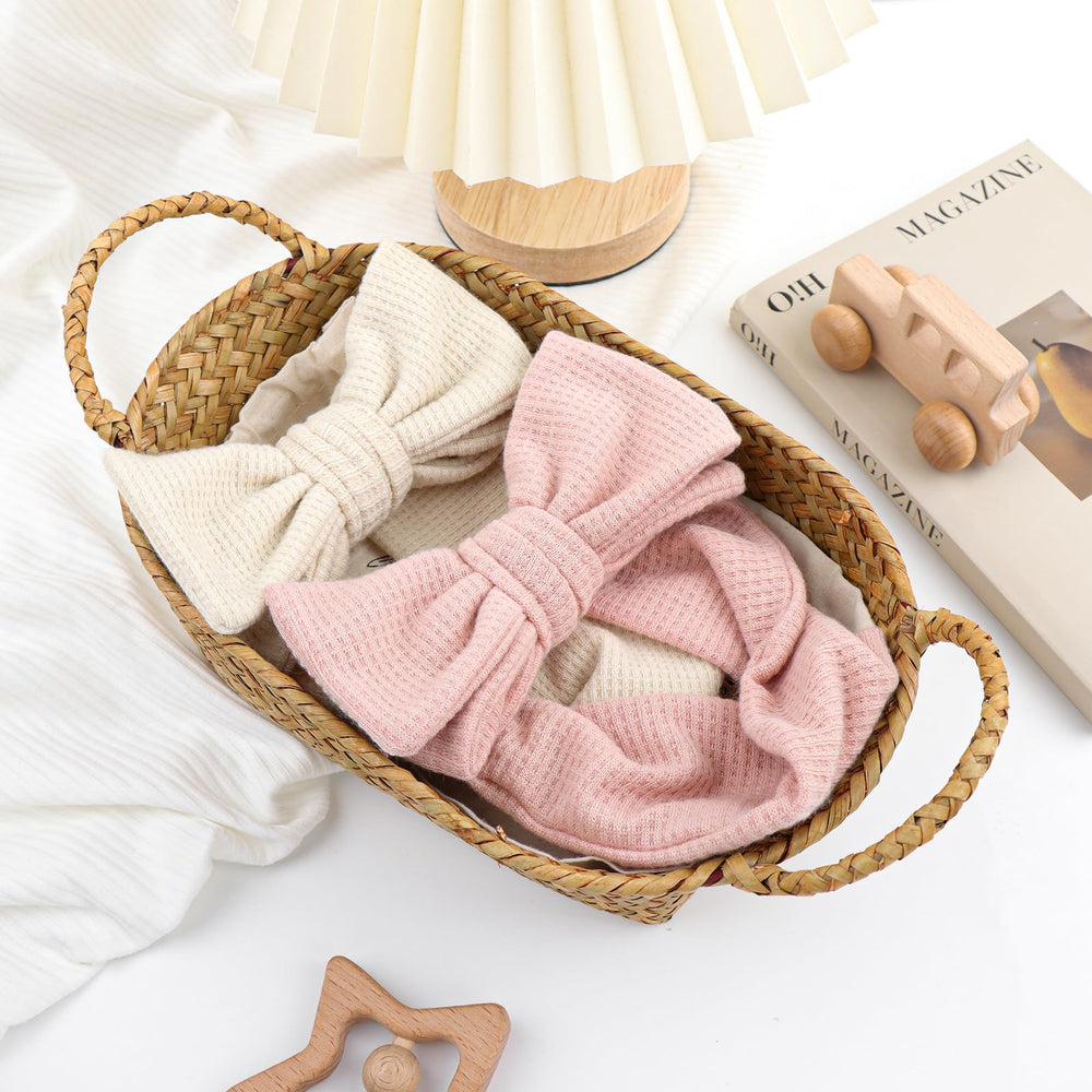 YanJie gift-packaging signals a thoughtful baby gift for new parents.