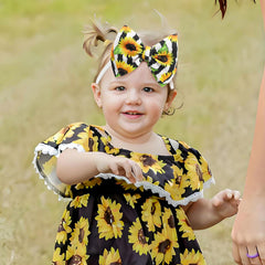 YanJie bee-pattern bows add playful charm to outfits with lightweight comfort.