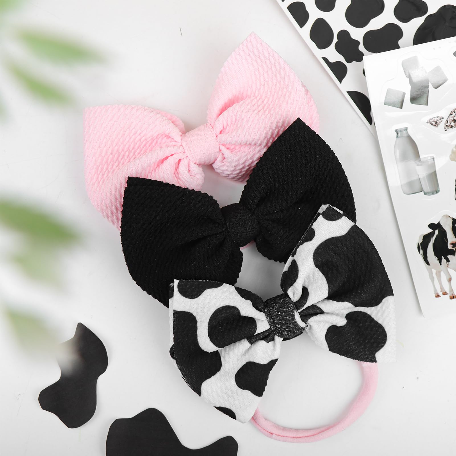 YanJie cowgirl bow accessory complements farm visits and playful outings.