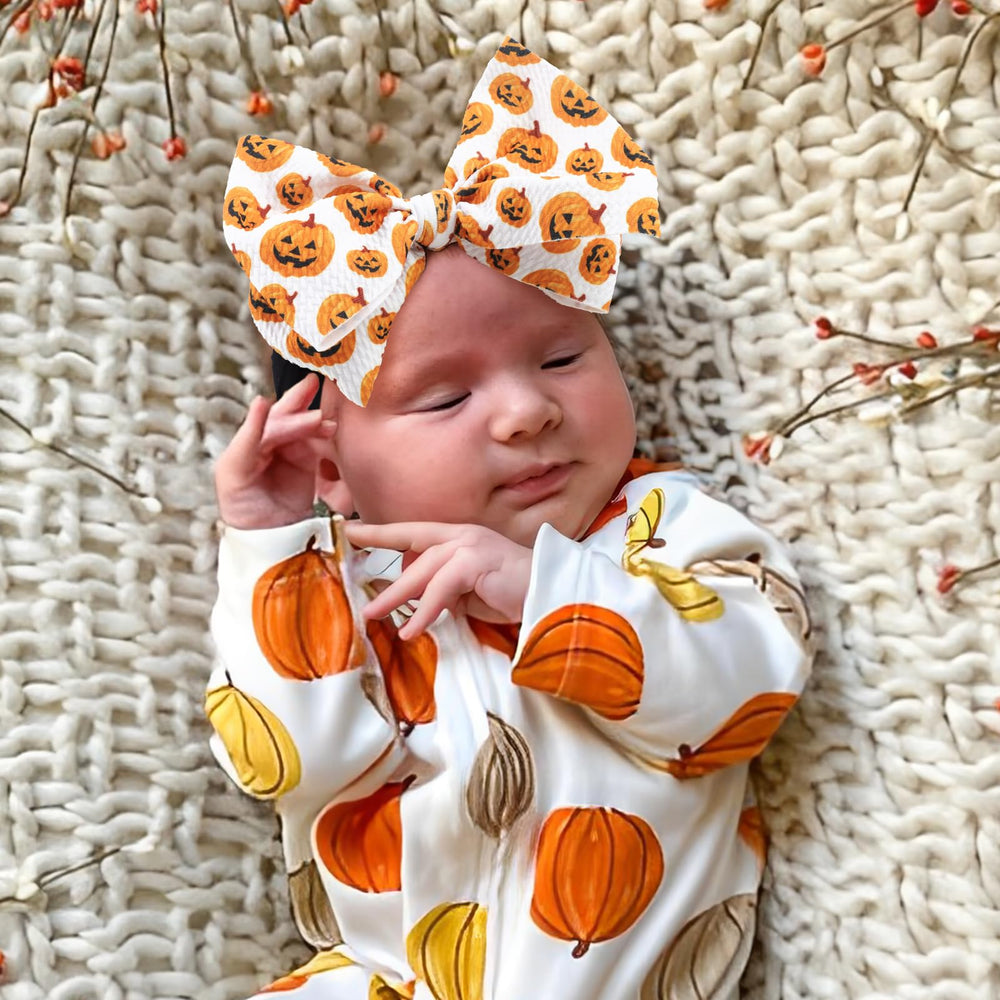 YanJie pumpkin hair bow - classic black and white, pairs with any outfit.