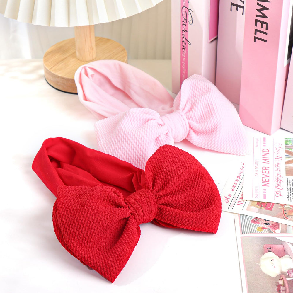 YanJie headbands keep hair away from face during meals and smiles.