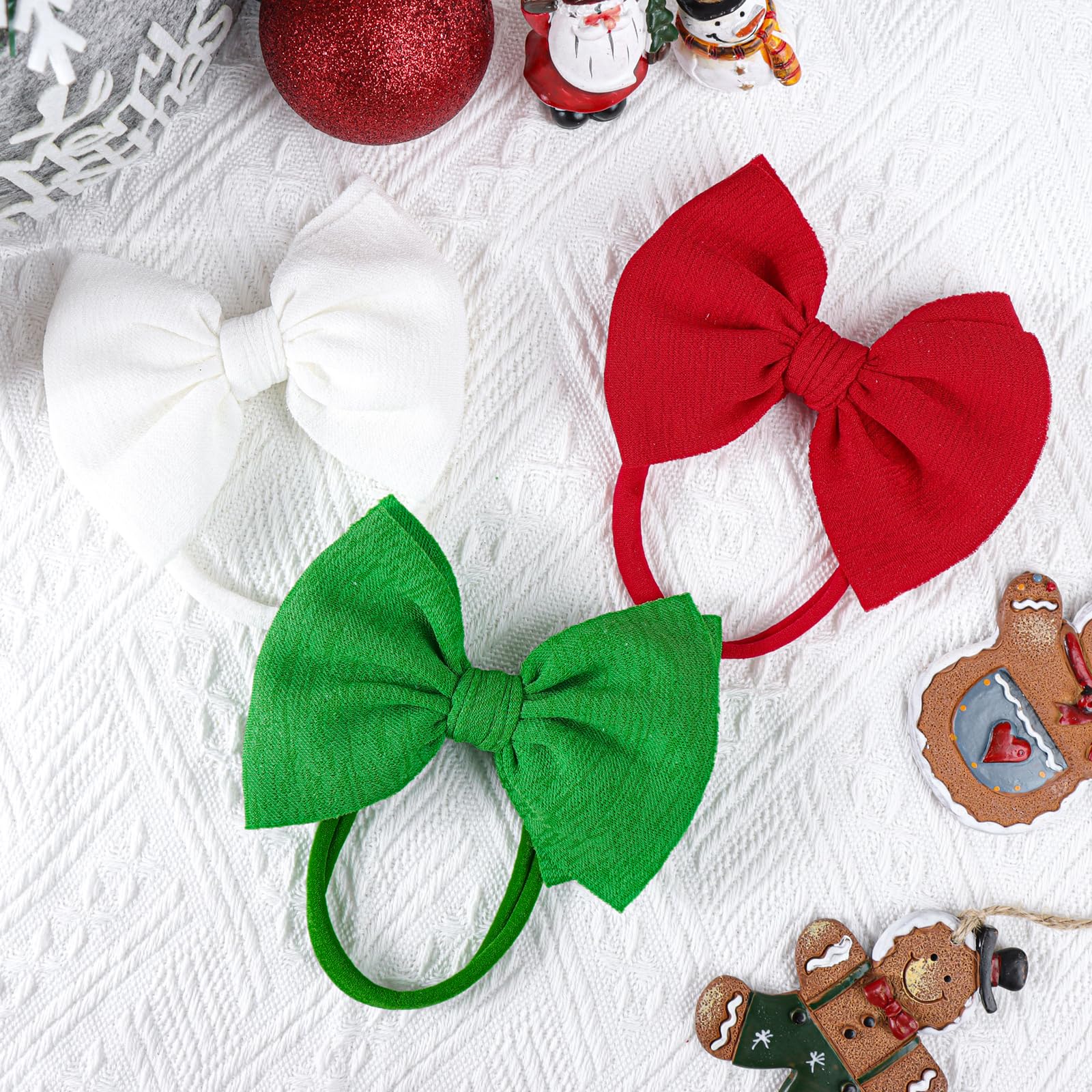 YanJie holiday prop bow boosts festive photoshoots.