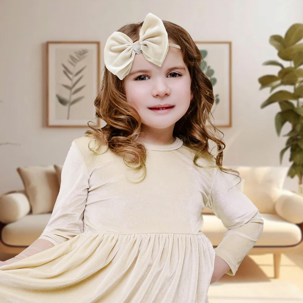 YanJie newborn headband with elastic nylon—soft, breathable, gentle on skin.