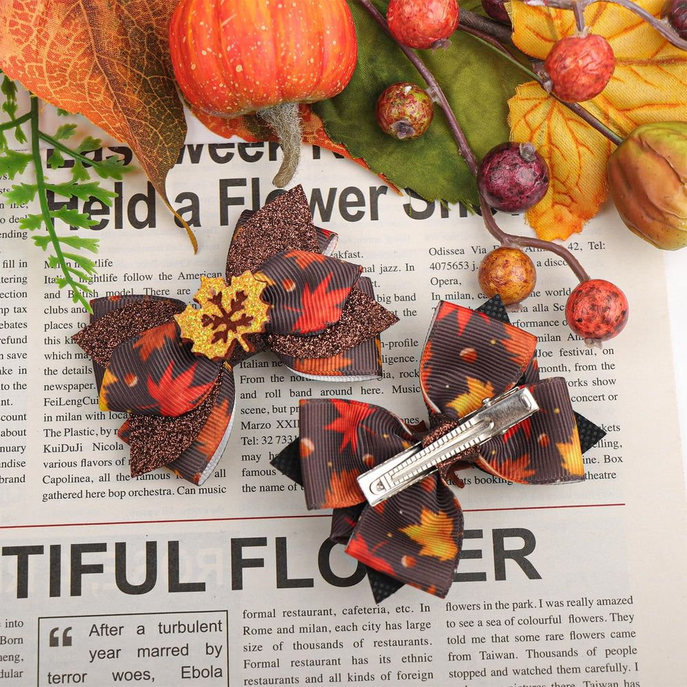 Yanjie glitter maple centerpiece adds eye-catching texture.