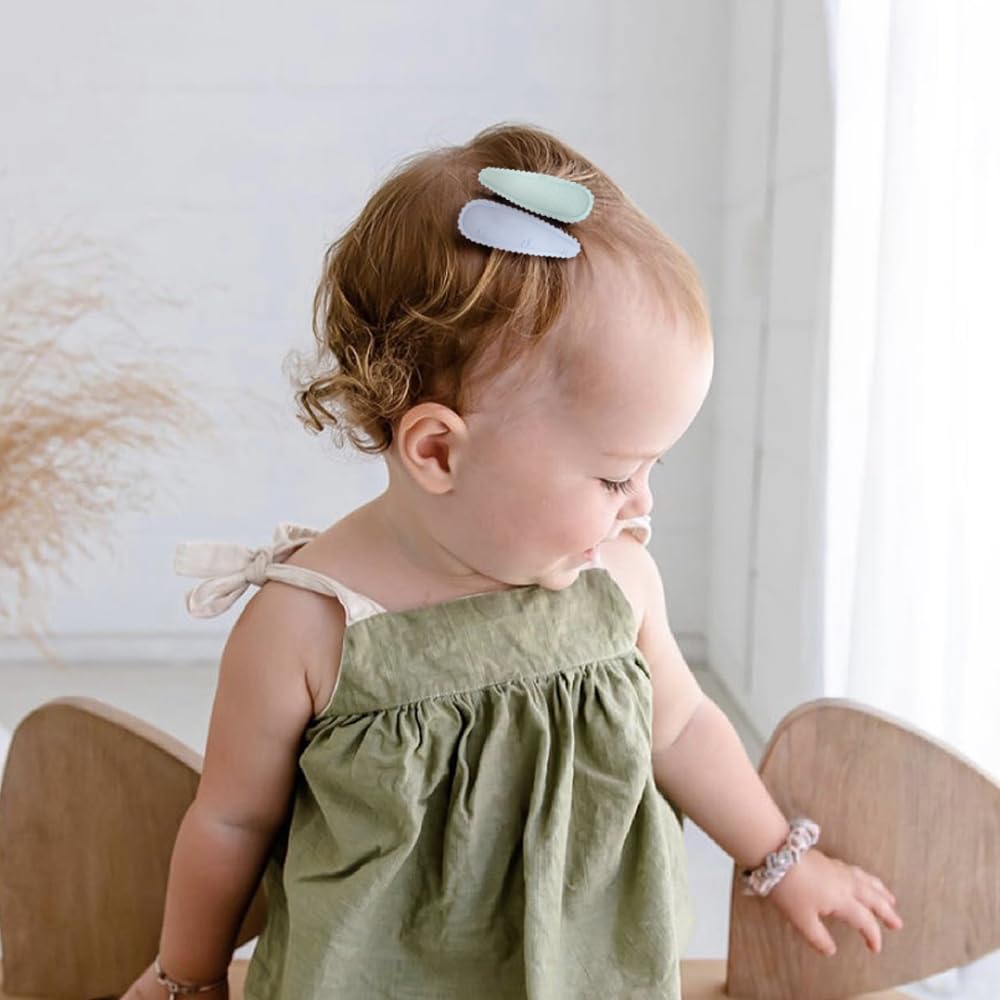 Yanwenx baby gift-ready hair clip set suitable for birthdays and showers.