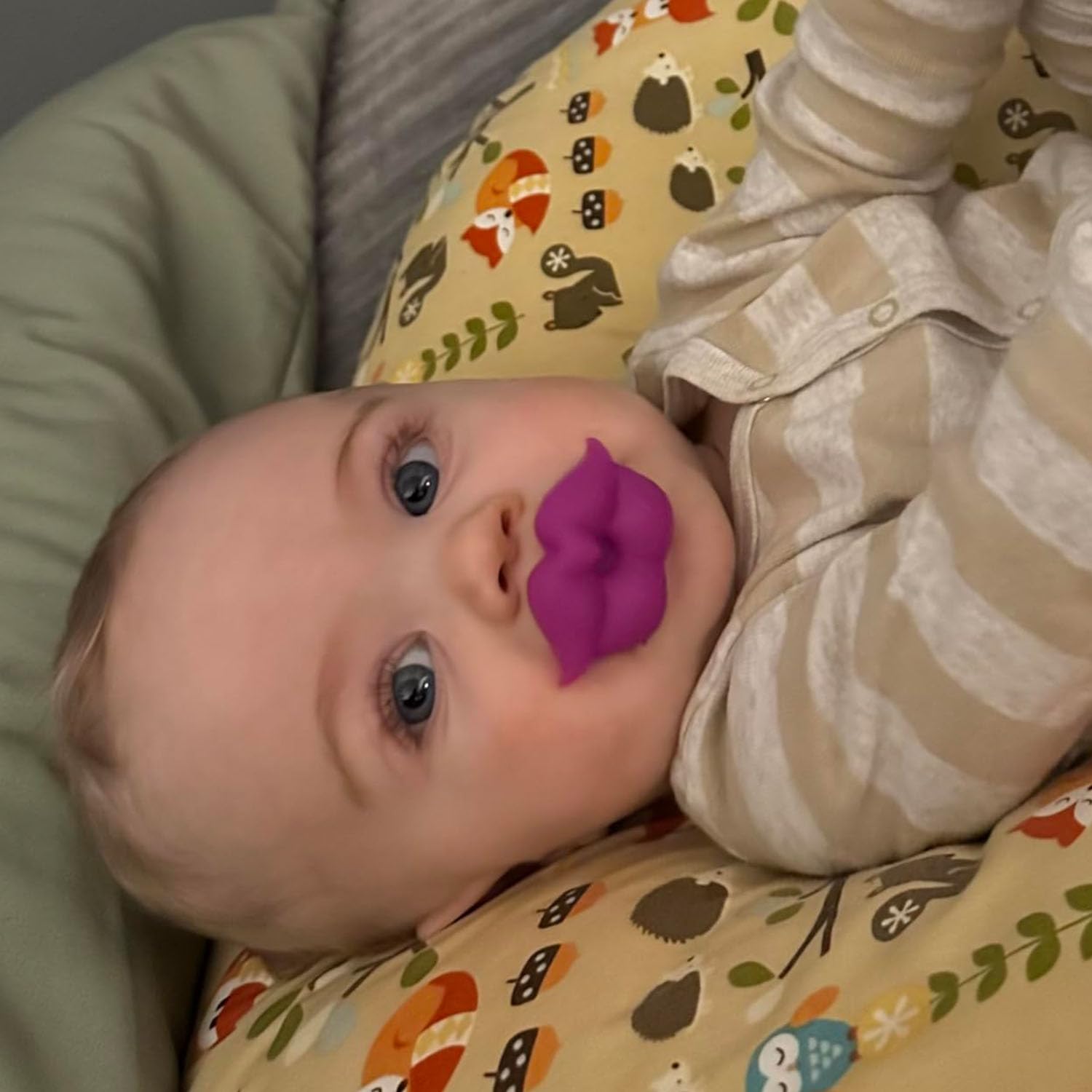 YAPPROMO halloween gift pacifier pink lips ready for festive photos.