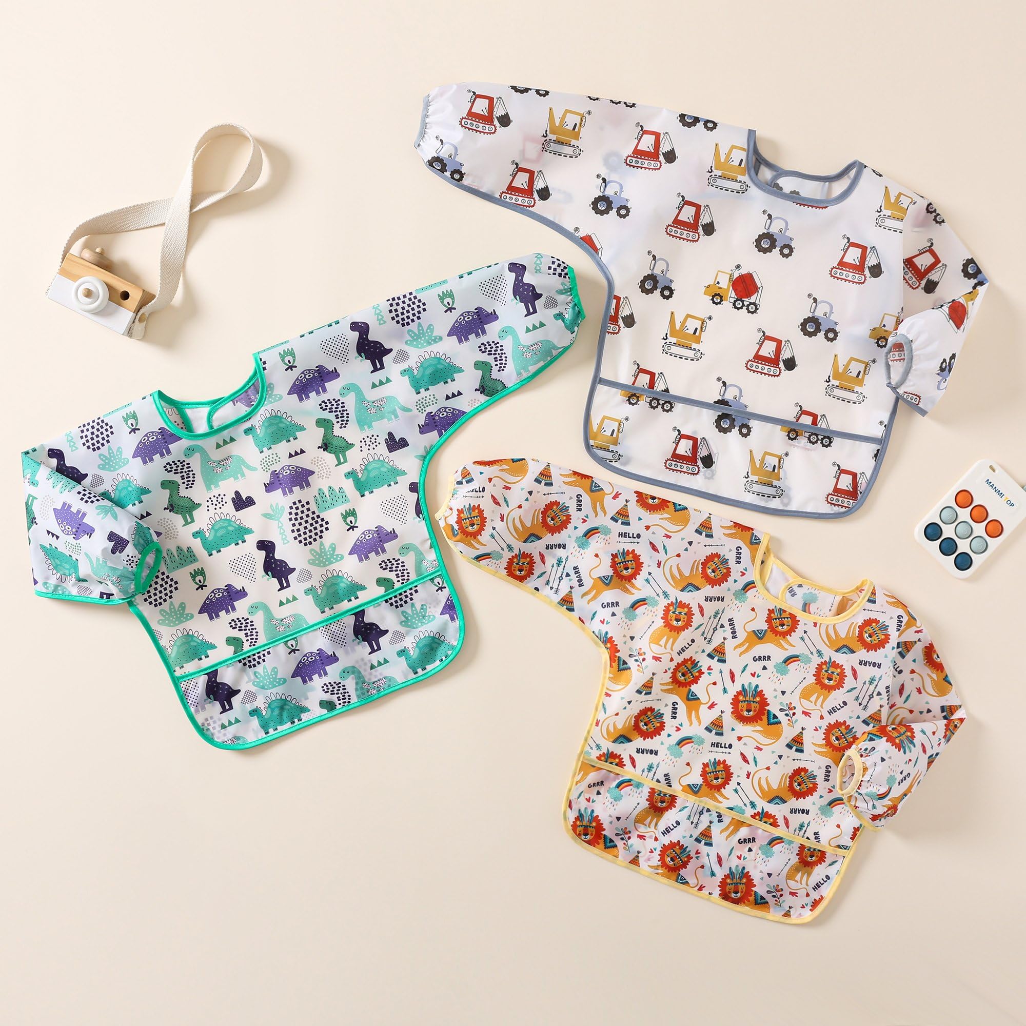 YeeLauf Sleeved Bib elastic cuffs seal wrists to prevent mess.